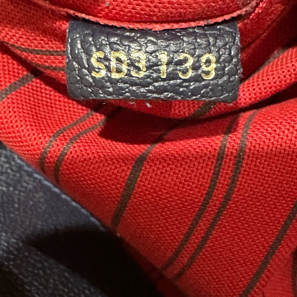 ❌❌SOLD❌❌🅰️ Gorgeous LV Melie Hobo - Picture 16 of 16